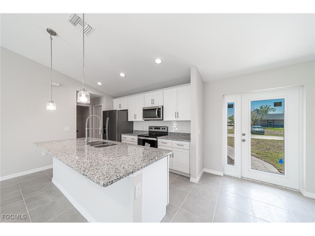 2122 NW 9th Avenue Cape Coral FL 33993 2026004875 image4