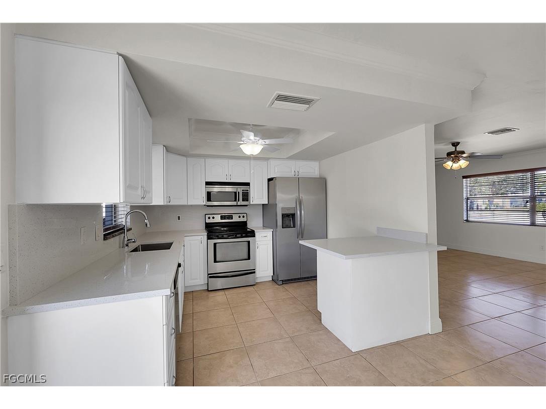 2122 SW Santa Barbara Place Cape Coral FL 33991 2026006976 image10