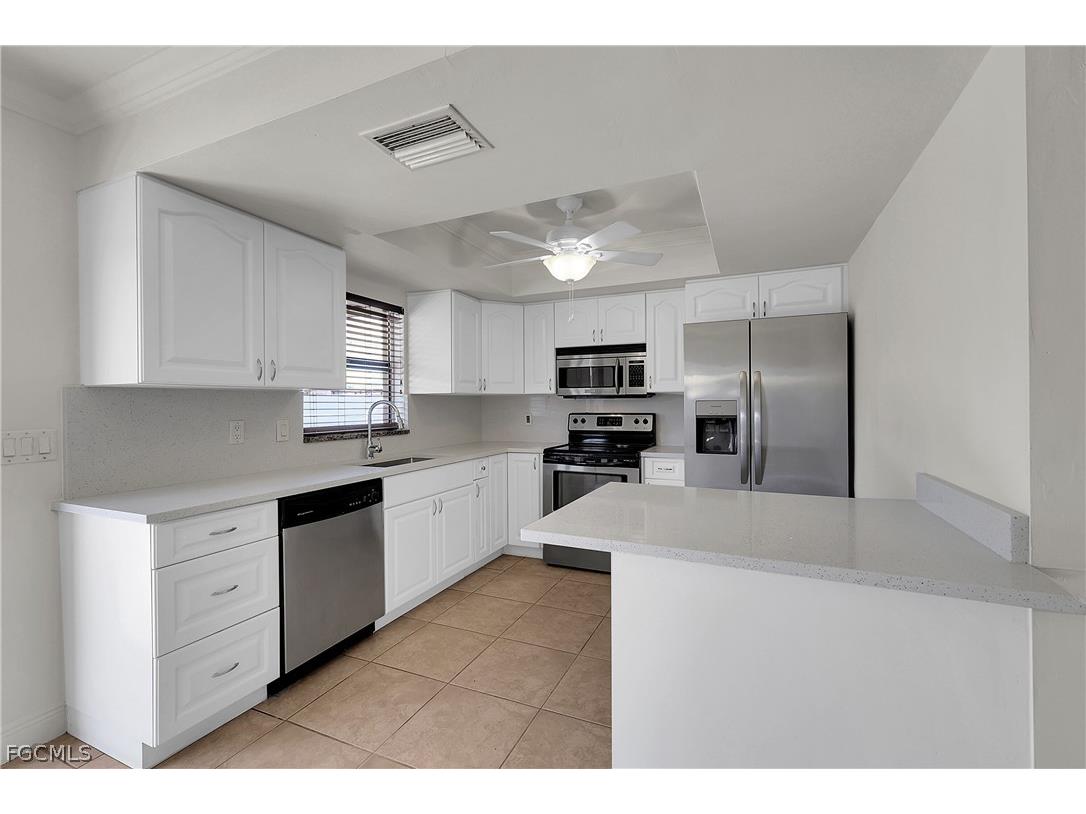 2122 SW Santa Barbara Place Cape Coral FL 33991 2026006976 image8