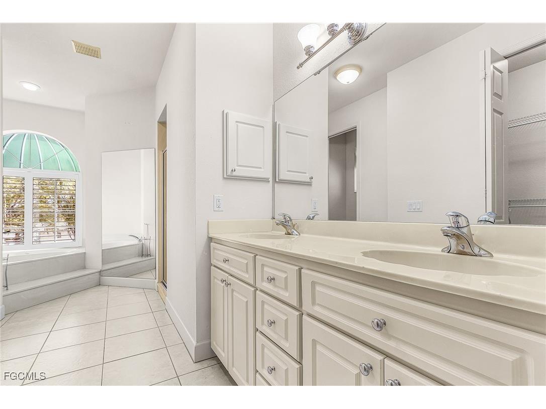 2123 Davis Boulevard Fort Myers FL 33905 2026002422 image11