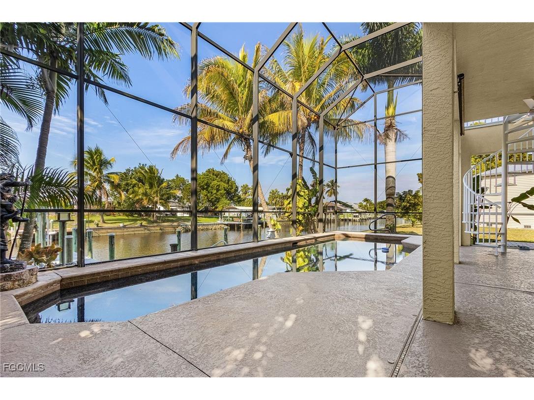 2123 Davis Boulevard Fort Myers FL 33905 2026002422 image23