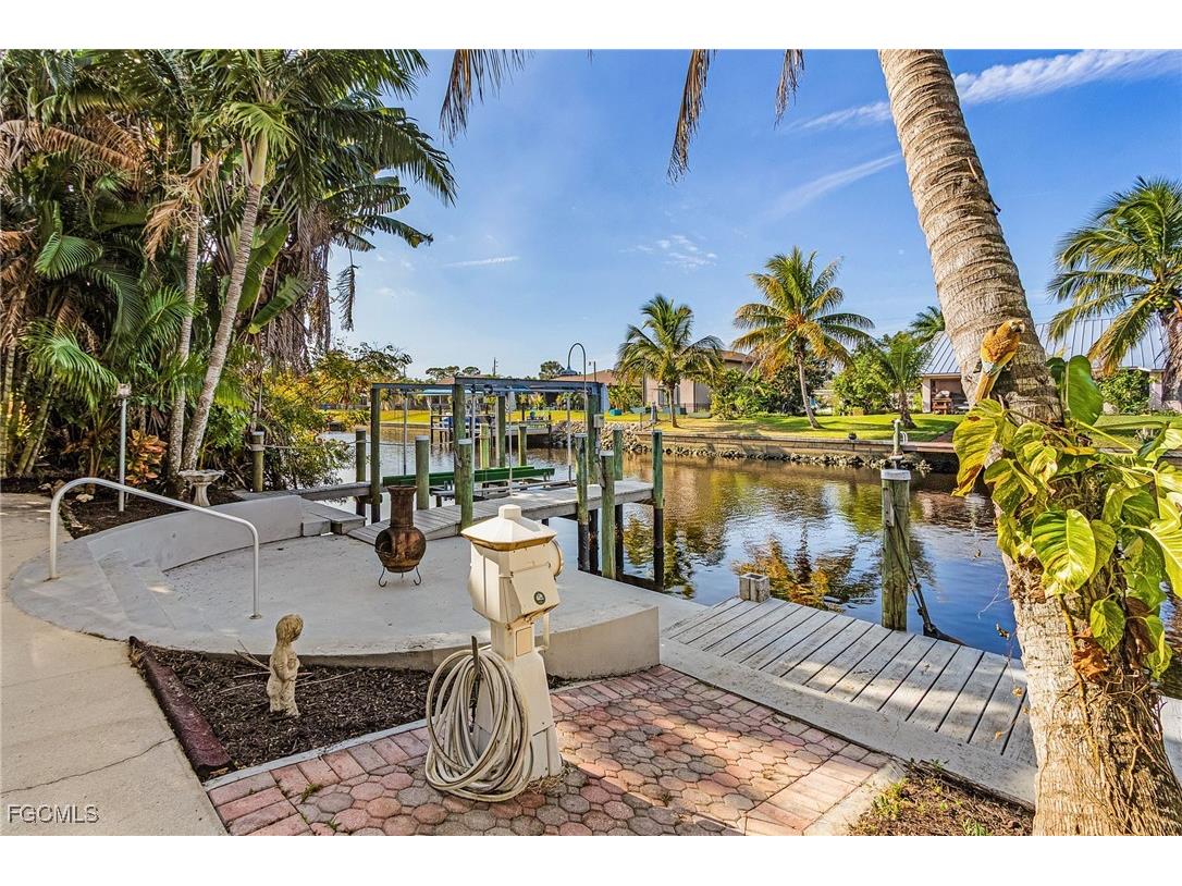 2123 Davis Boulevard Fort Myers FL 33905 2026002422 image24