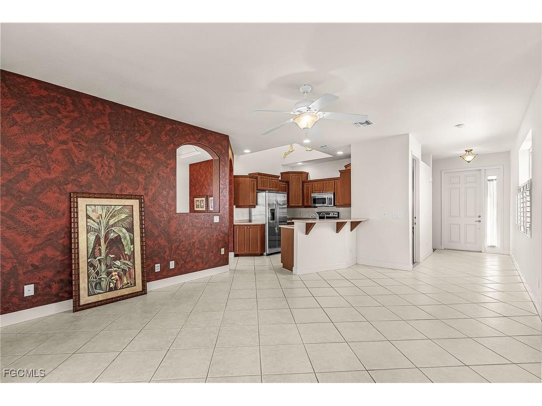 2123 Davis Boulevard Fort Myers FL 33905 2026002422 image5
