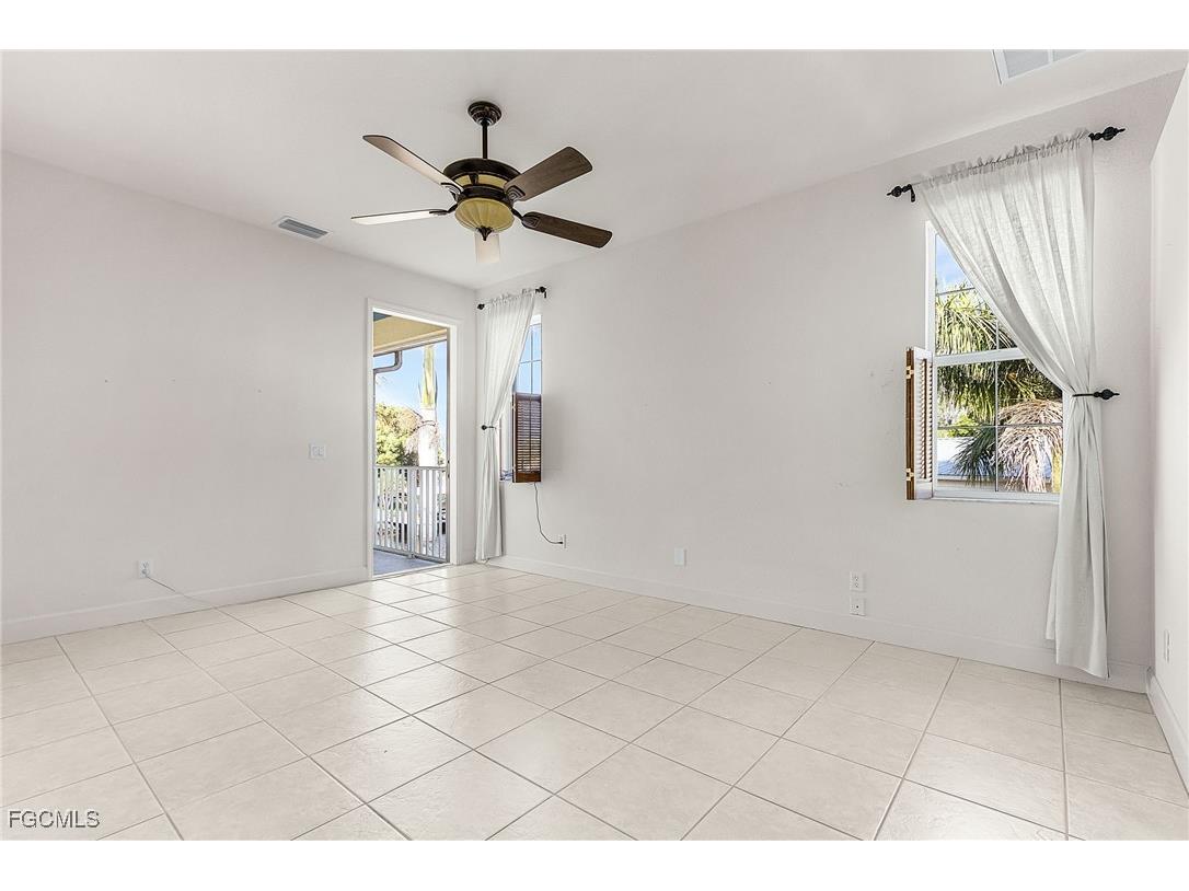 2123 Davis Boulevard Fort Myers FL 33905 2026002422 image9
