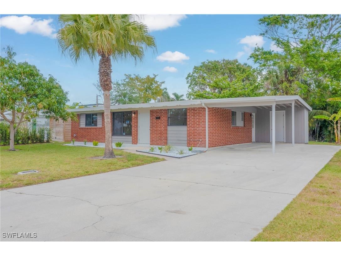 2123 Harbor Lane Naples FL 34104 225033047 image1