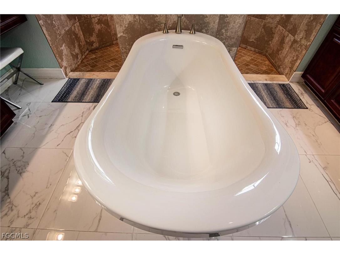 2123 NW 41st Place Cape Coral FL 33993 2026010052 image15