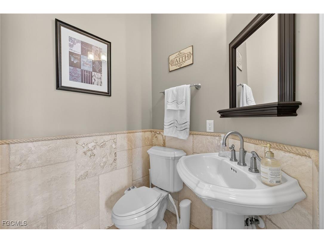 2123 SE 25th Lane Cape Coral FL 33904 2025010220 image15