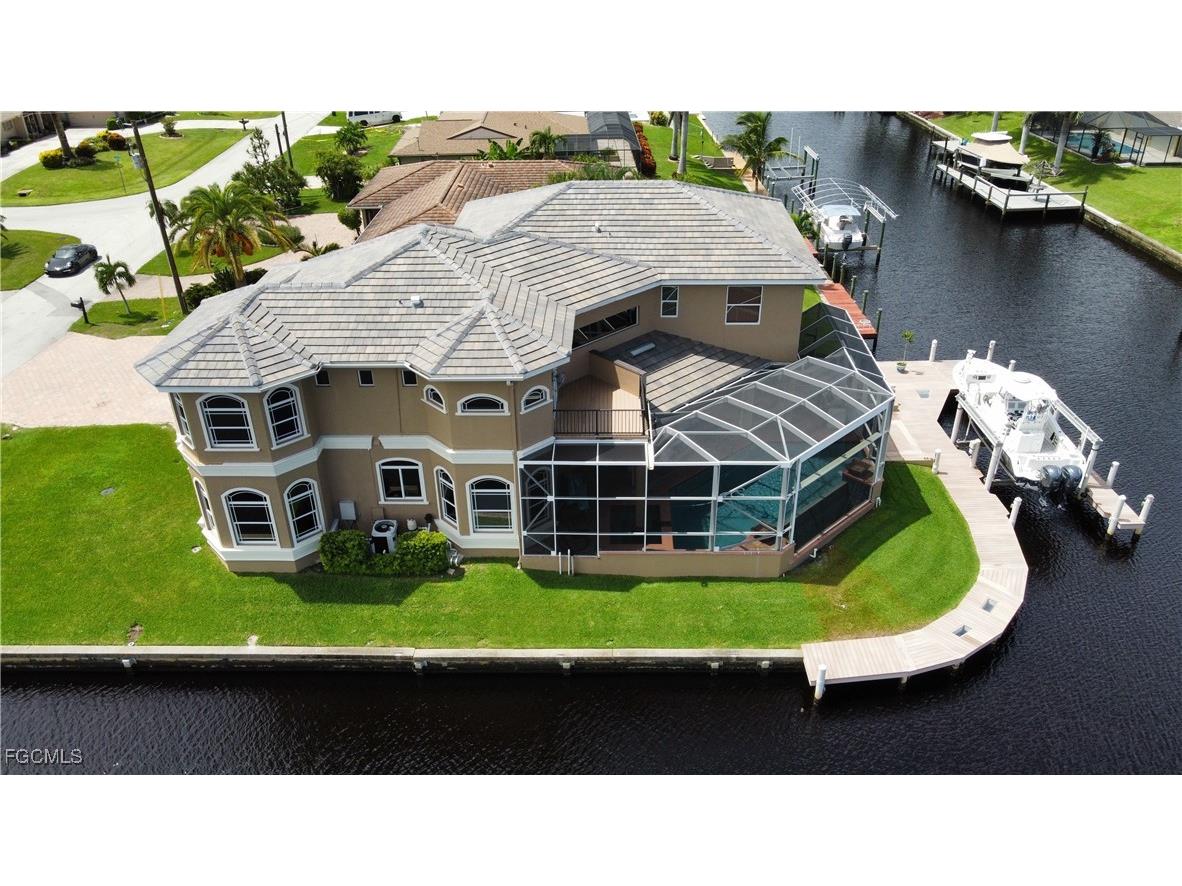 2123 SE 25th Lane Cape Coral FL 33904 2025010220 image2