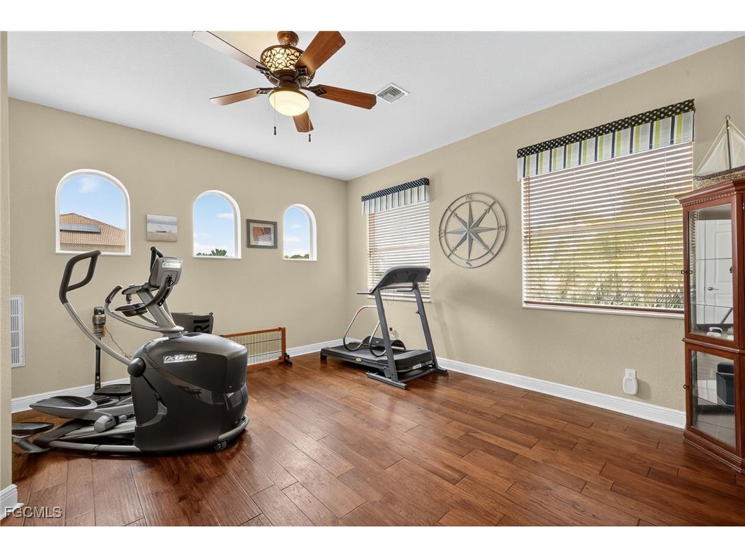 2123 SE 25th Lane Cape Coral FL 33904 2025010220 image32