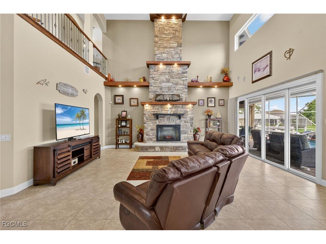 2123 SE 25th Lane Cape Coral FL 33904 2025010220 image5