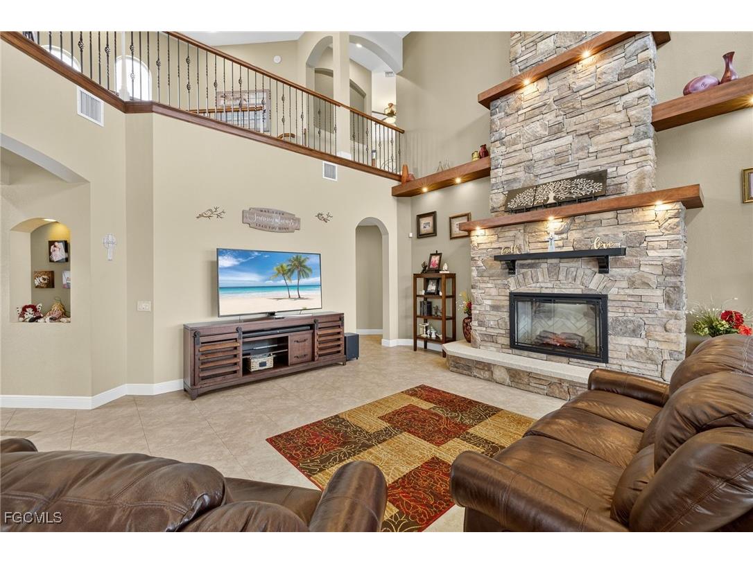 2123 SE 25th Lane Cape Coral FL 33904 2025010220 image6