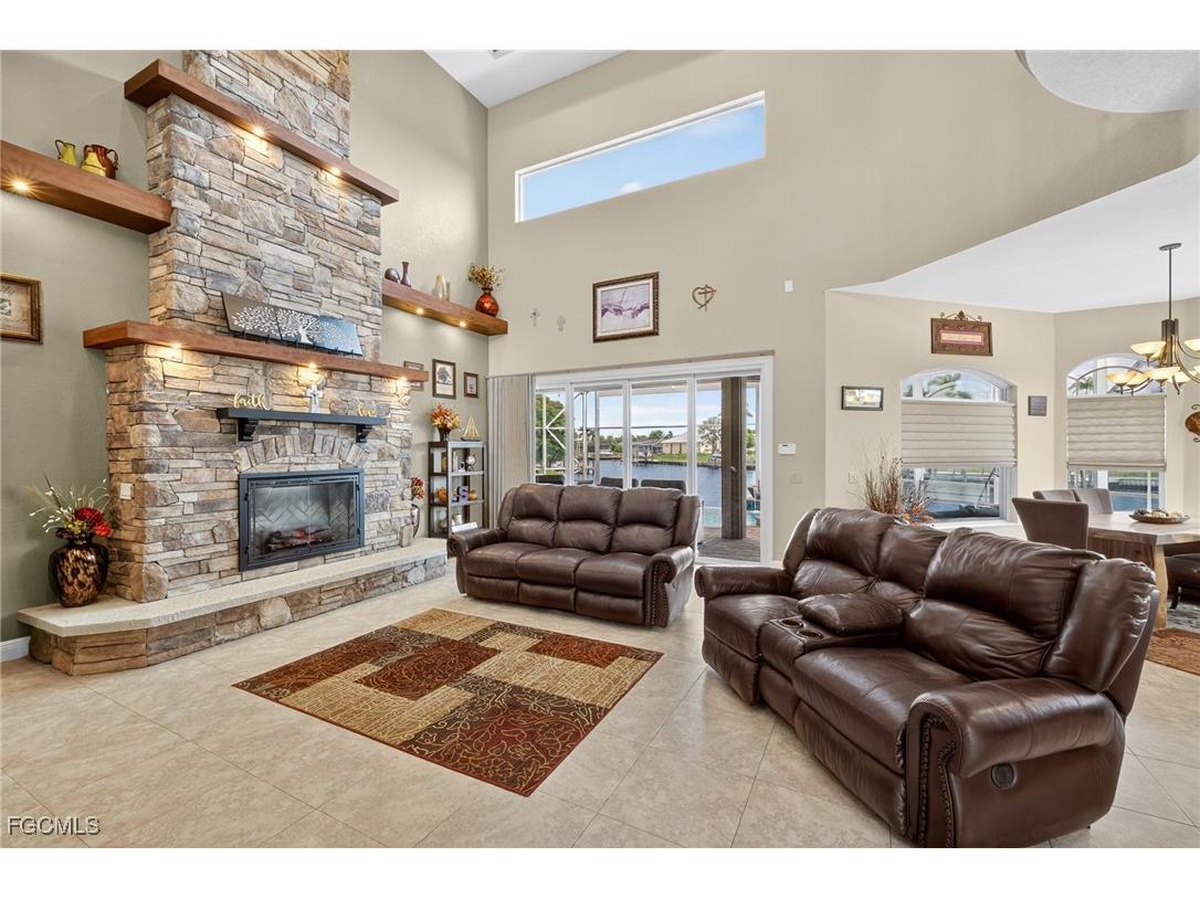 2123 SE 25th Lane Cape Coral FL 33904 2025010220 image7