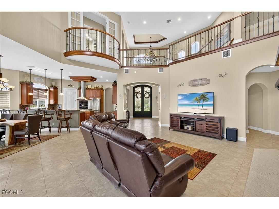 2123 SE 25th Lane Cape Coral FL 33904 2025010220 image8