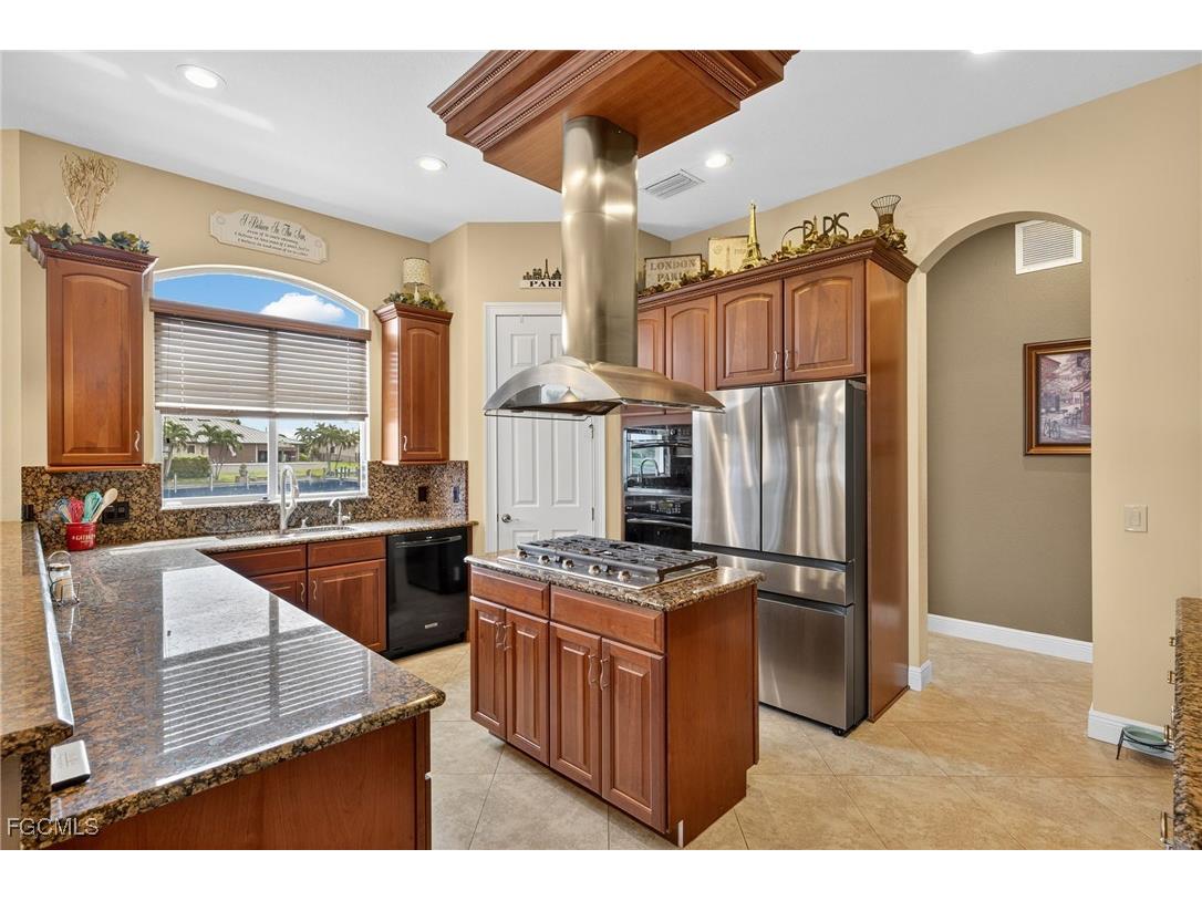 2123 SE 25th Lane Cape Coral FL 33904 2025010220 image9