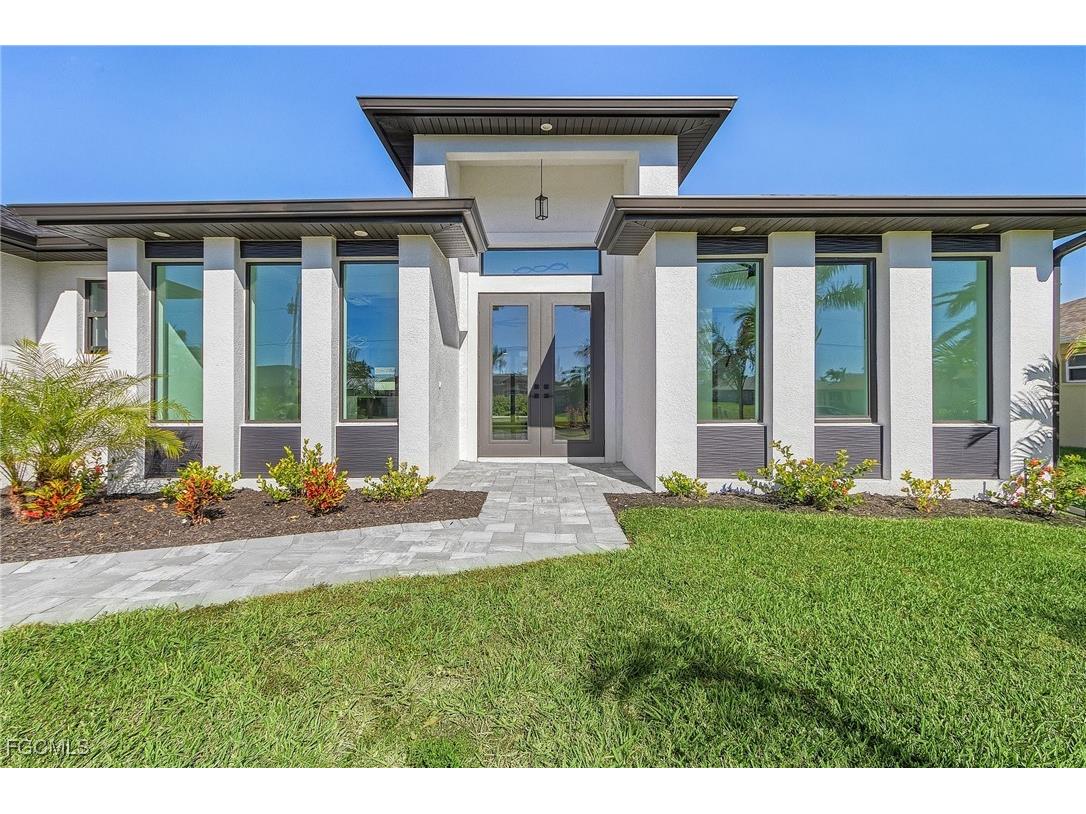 2123 SW 52nd Terrace Cape Coral FL 33914 2025023636 image1