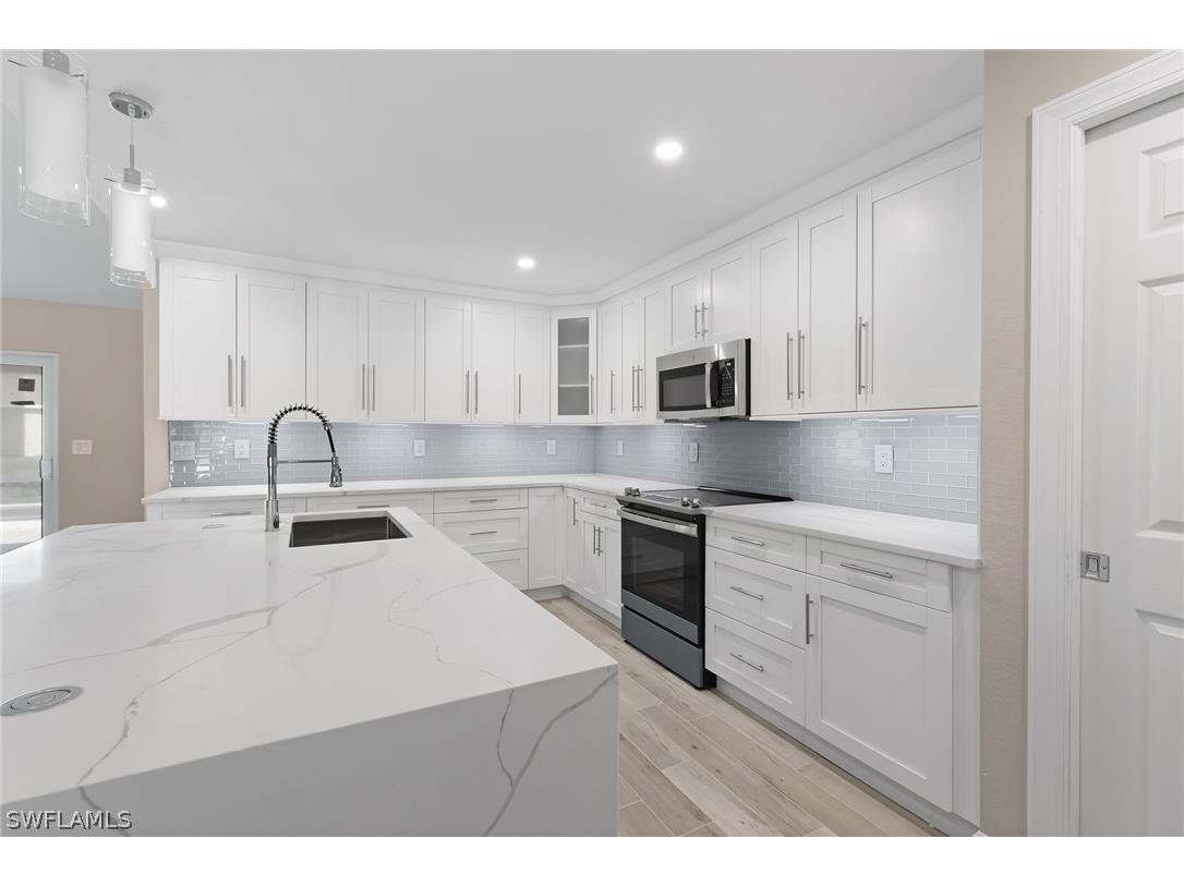 2123 Surfside Boulevard Cape Coral FL 33991 223002792 image1