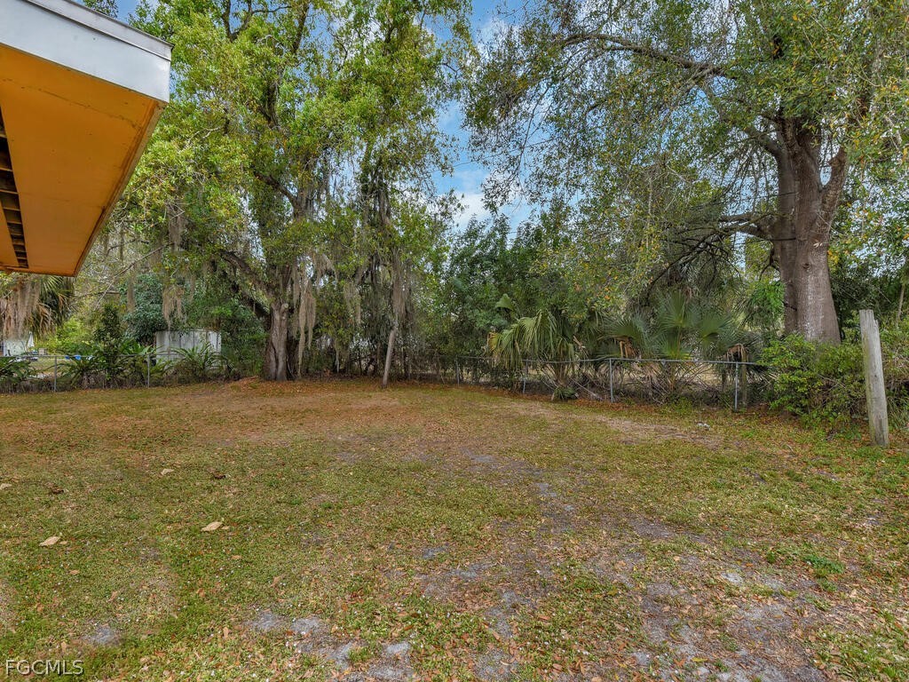 2124 E Gardenia Circle North Fort Myers FL 33917 2026006990 image22