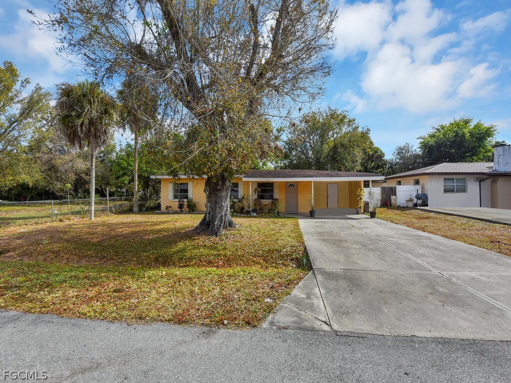 2124 E Gardenia Circle North Fort Myers FL 33917 2026006990 image24
