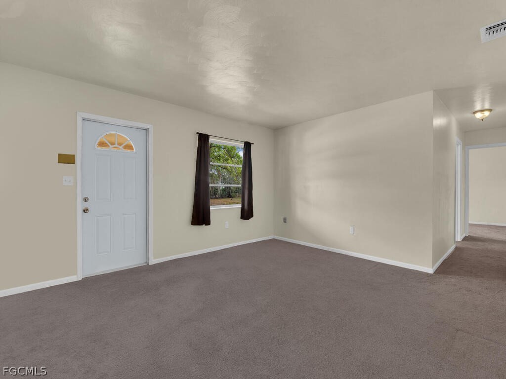 2124 E Gardenia Circle North Fort Myers FL 33917 2026006990 image4
