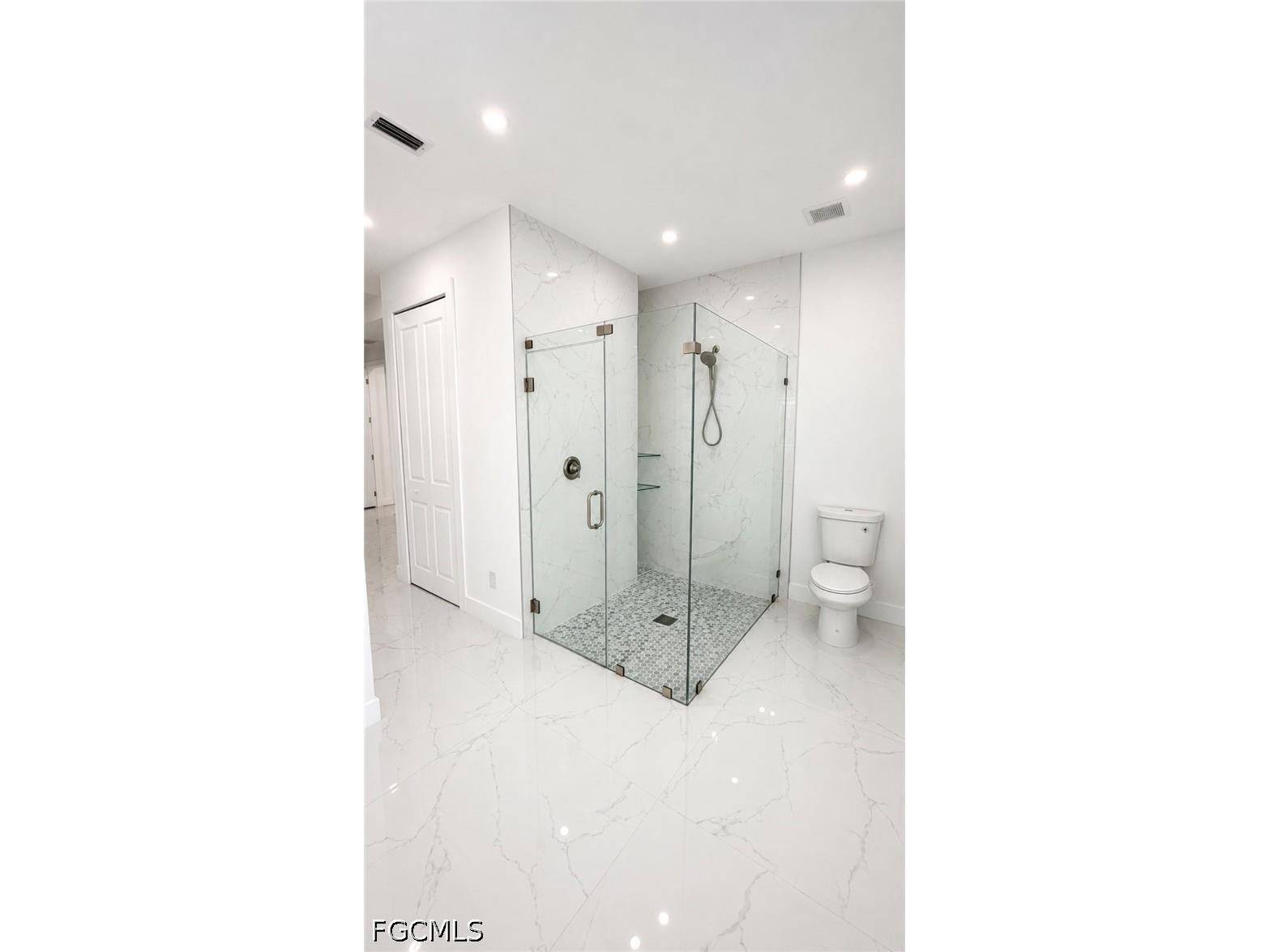 2124 NE 28th Street Cape Coral FL 33909 2026005640 image17