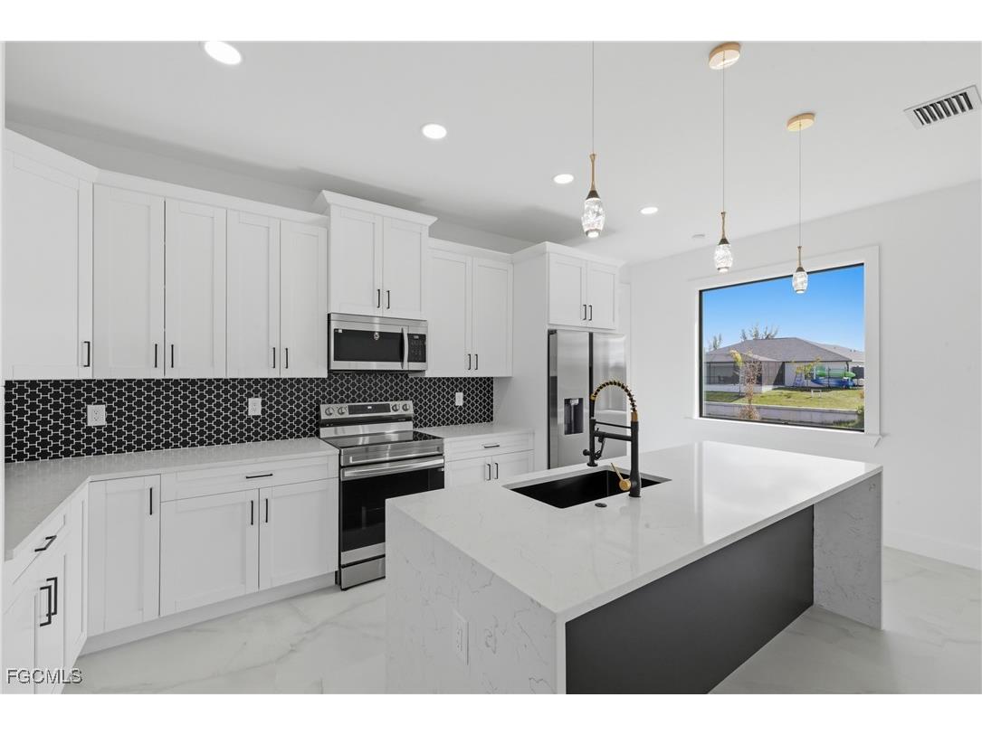2124 NW 21st Street Cape Coral FL 33993 2026004850 image9