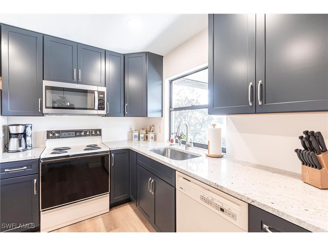 2124 SE 15th Street Cape Coral FL 33990 225017543 image1