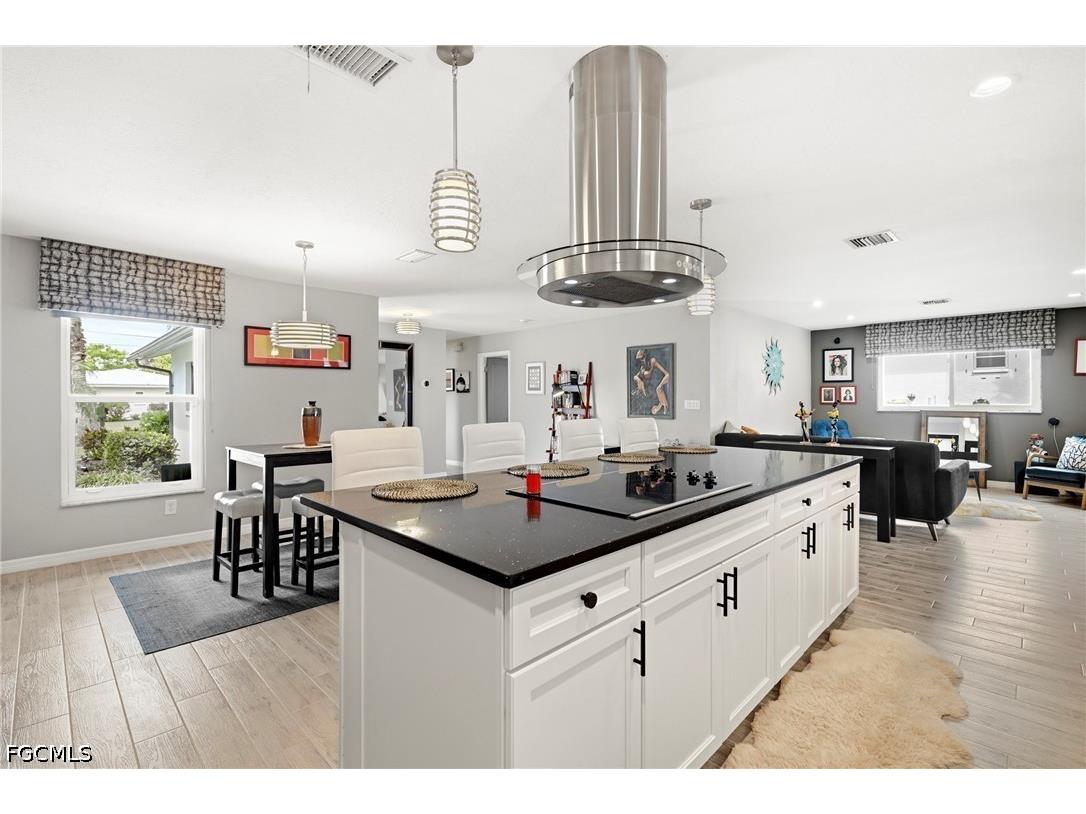 2124 Saint Croix Avenue Fort Myers FL 33905 2026016281 image1