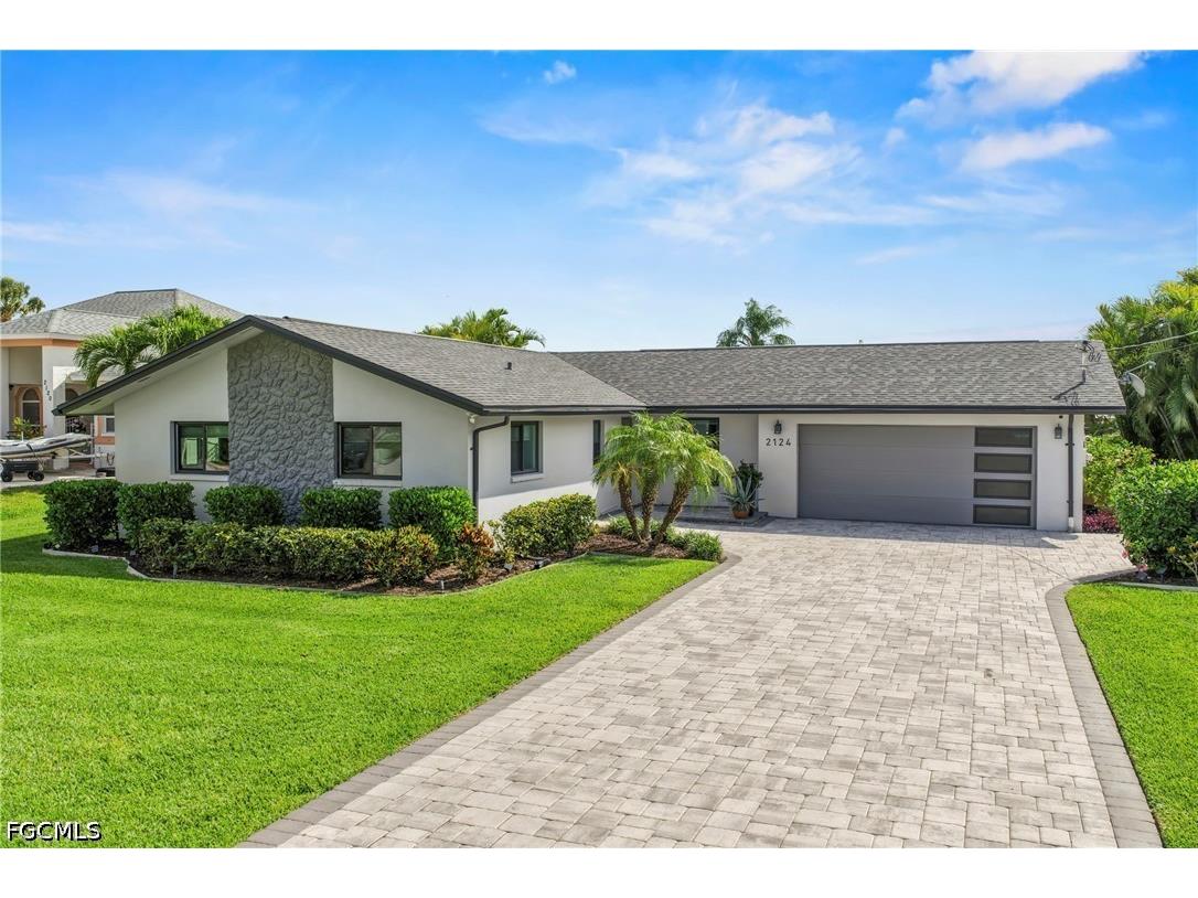 2124 Saint Croix Avenue Fort Myers FL 33905 2026016281 image5