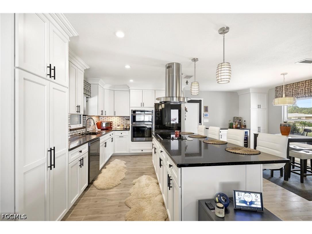 2124 Saint Croix Avenue Fort Myers FL 33905 2026016281 image7