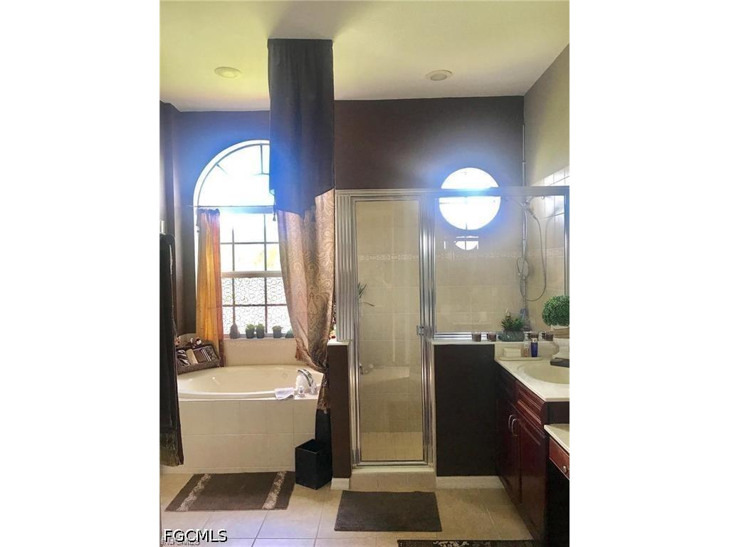 2124 Skyline Boulevard Cape Coral FL 33991 2026014645 image4