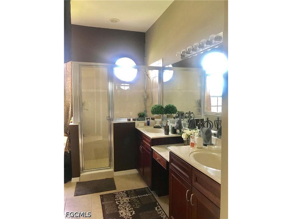 2124 Skyline Boulevard Cape Coral FL 33991 2026014645 image5