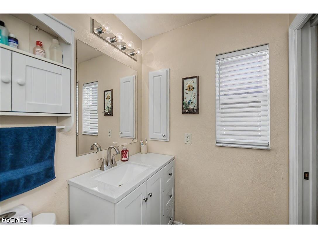 2125 NE 10th Avenue Cape Coral FL 33909 2026028779 image16