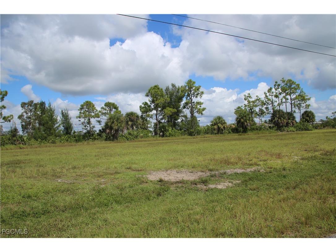 2125 NE 33rd Terrace Cape Coral FL 33909 2025013376 image2