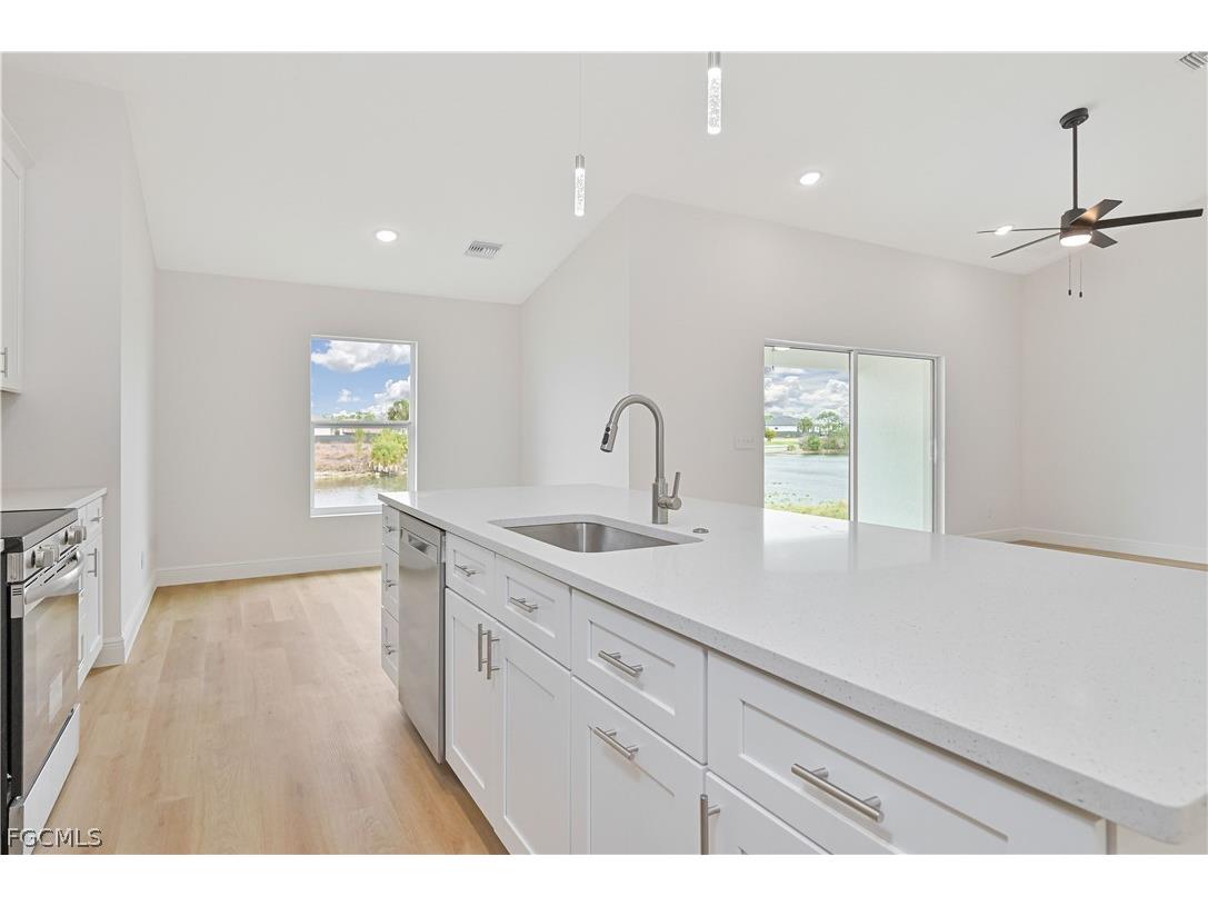 2125 NE 5th Place Cape Coral FL 33909 2026013640 image13