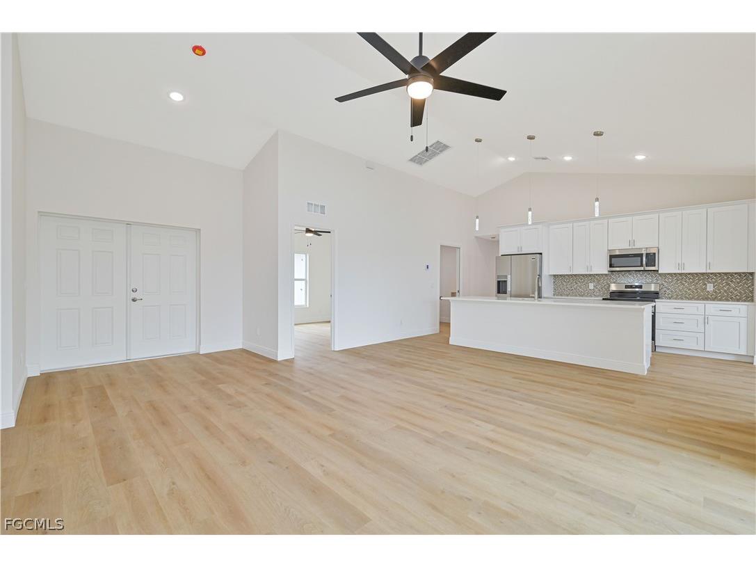 2125 NE 5th Place Cape Coral FL 33909 2026013640 image6