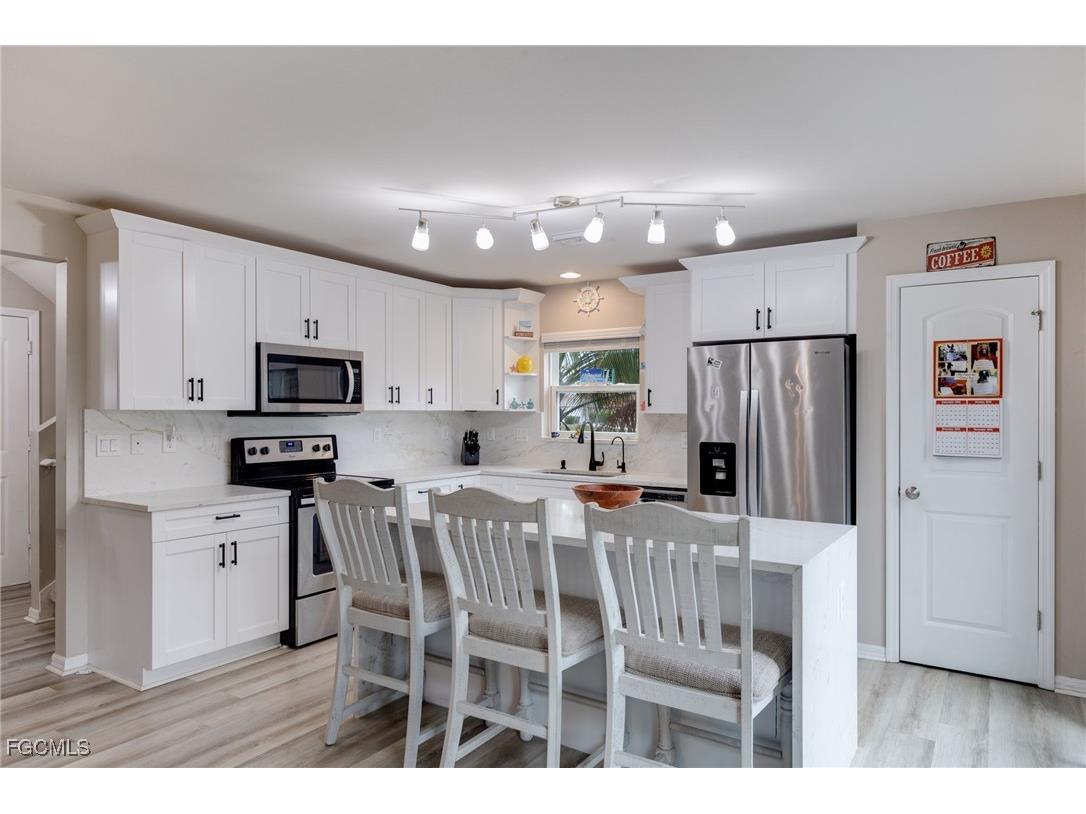 2125 NW 6th Place Cape Coral FL 33993 2025016704 image7