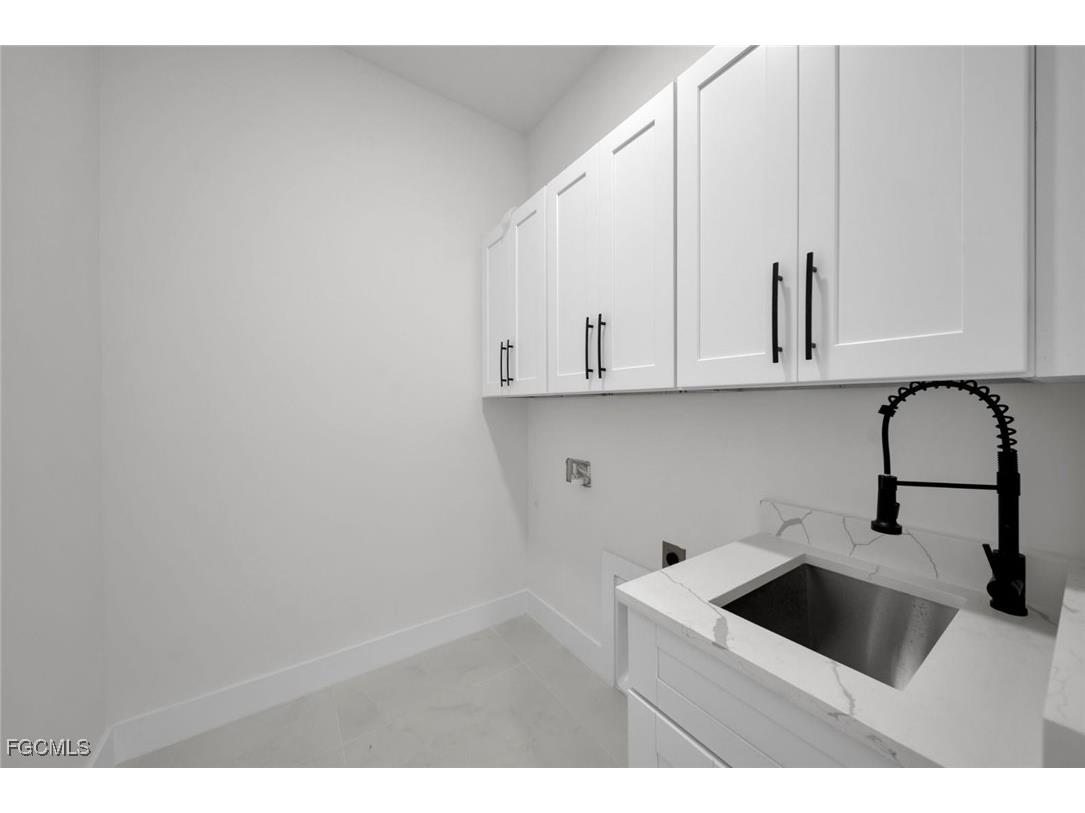 2125 SW Trafalgar Parkway Cape Coral FL 33991 2025005825 image10