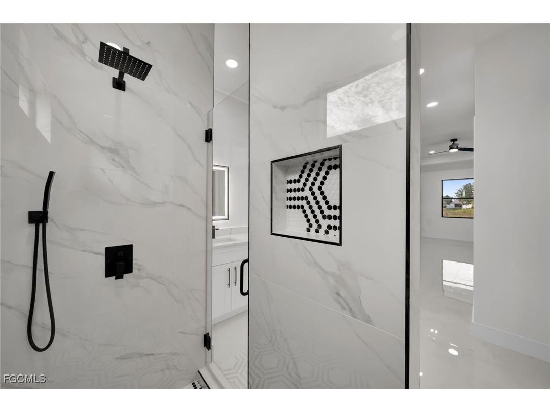 2125 SW Trafalgar Parkway Cape Coral FL 33991 2025005825 image13