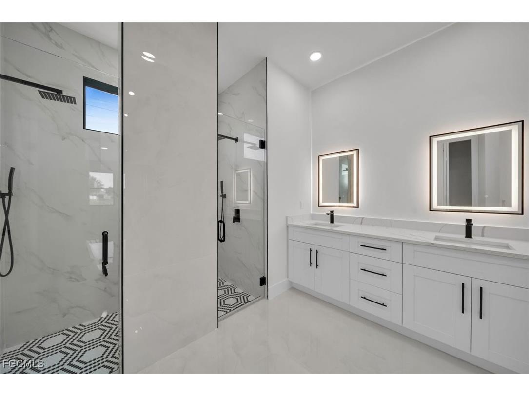 2125 SW Trafalgar Parkway Cape Coral FL 33991 2025005825 image15