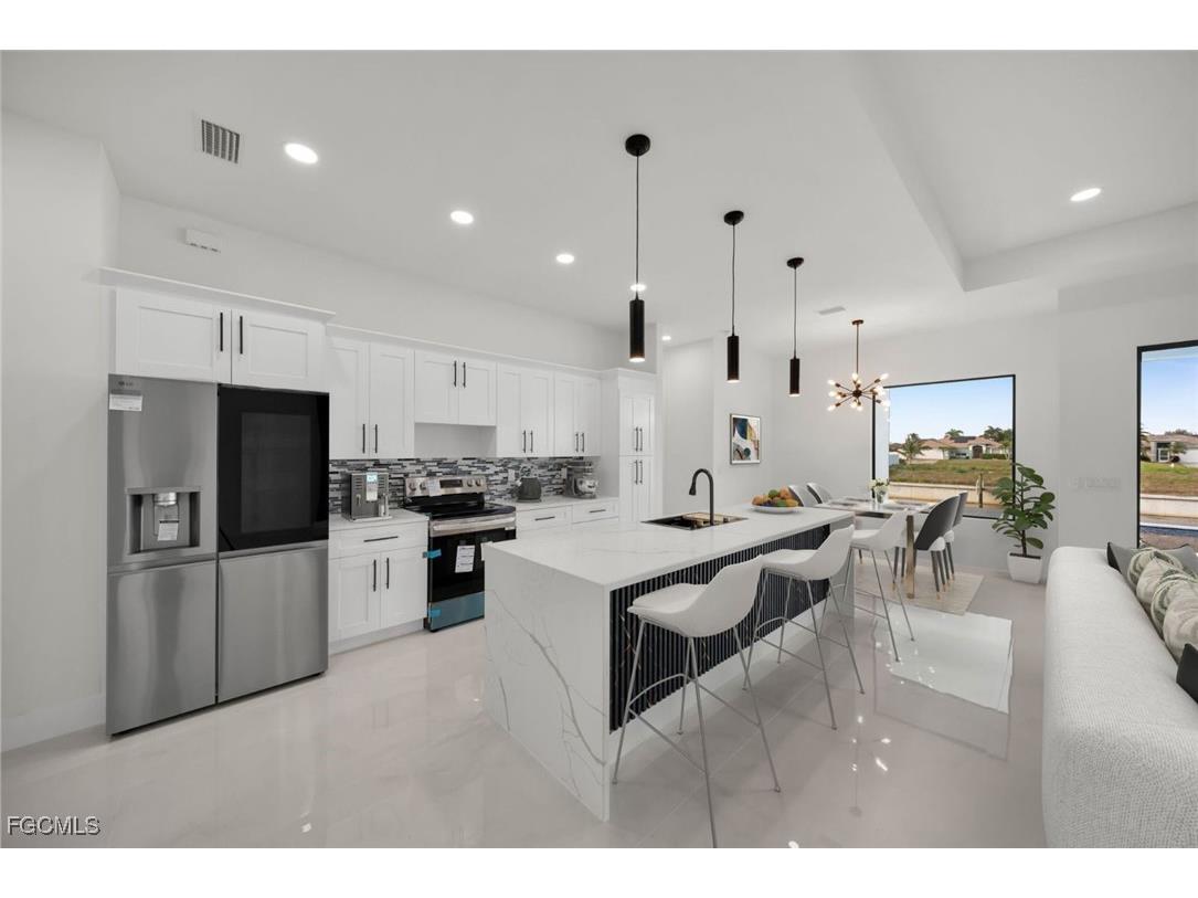 2125 SW Trafalgar Parkway Cape Coral FL 33991 2025005825 image18