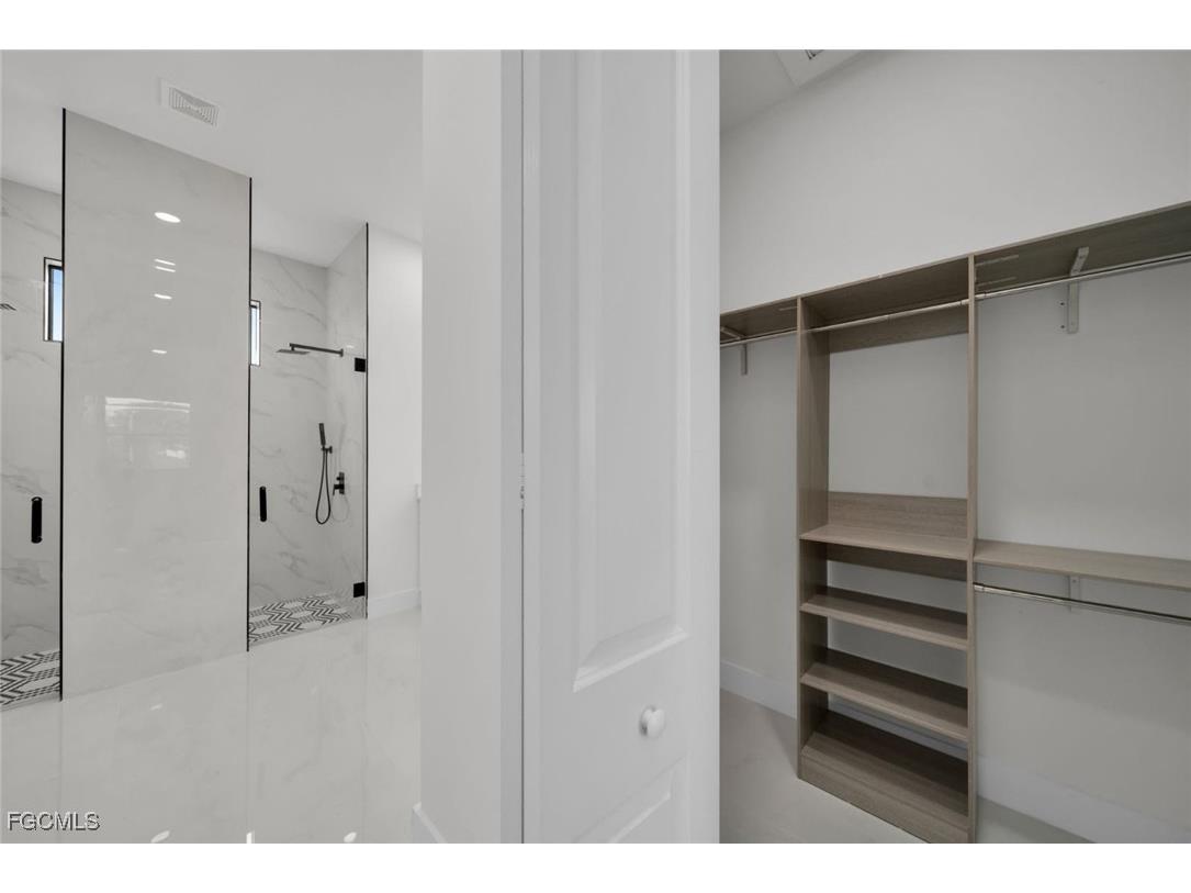 2125 SW Trafalgar Parkway Cape Coral FL 33991 2025005825 image20