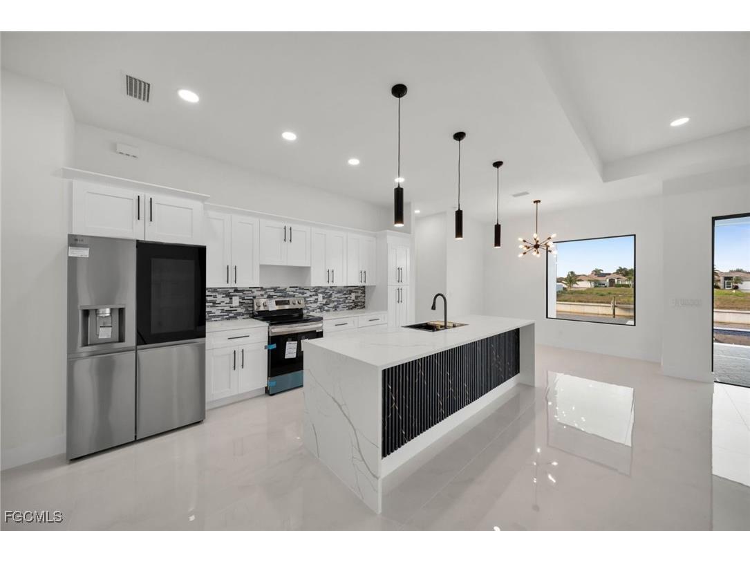 2125 SW Trafalgar Parkway Cape Coral FL 33991 2025005825 image31