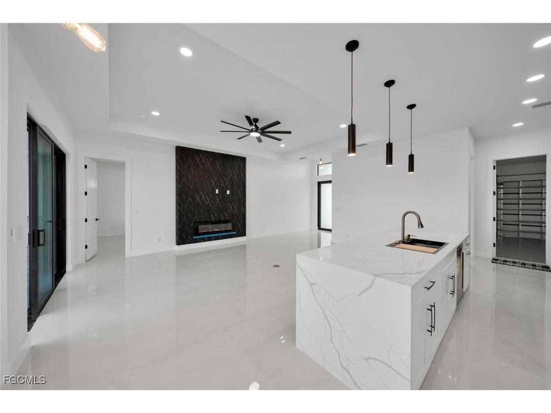 2125 SW Trafalgar Parkway Cape Coral FL 33991 2025005825 image5