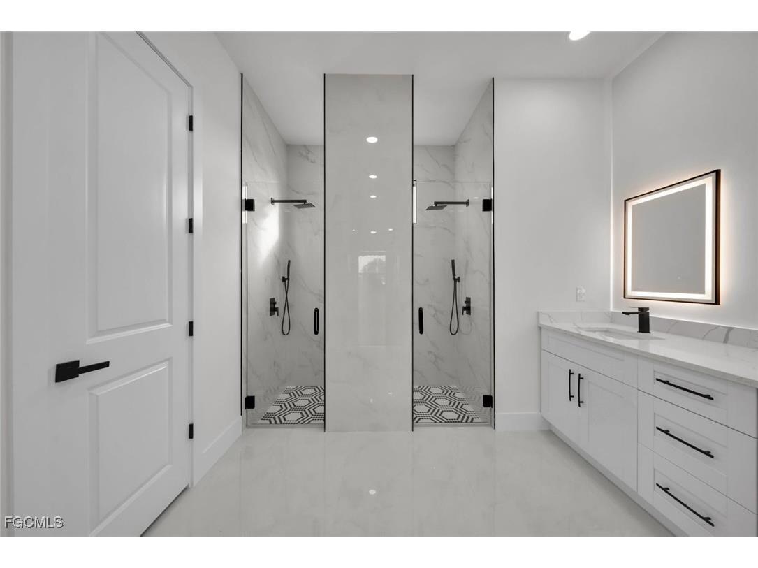 2125 SW Trafalgar Parkway Cape Coral FL 33991 2025005825 image9