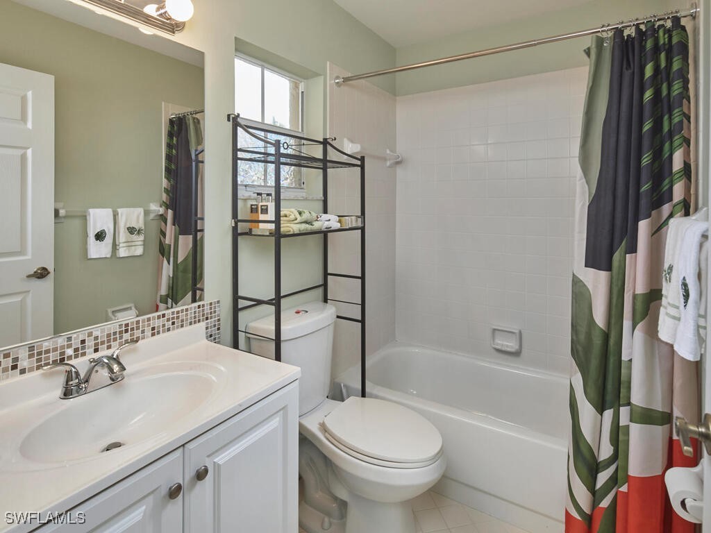 2126 E Crown Point Naples FL 34112 226001879 image16