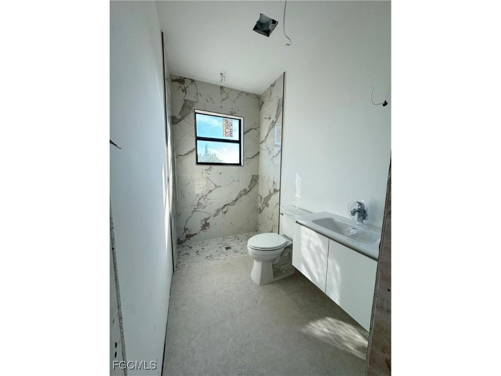 2126 NW 41st Avenue Cape Coral FL 33993 2025023212 image5