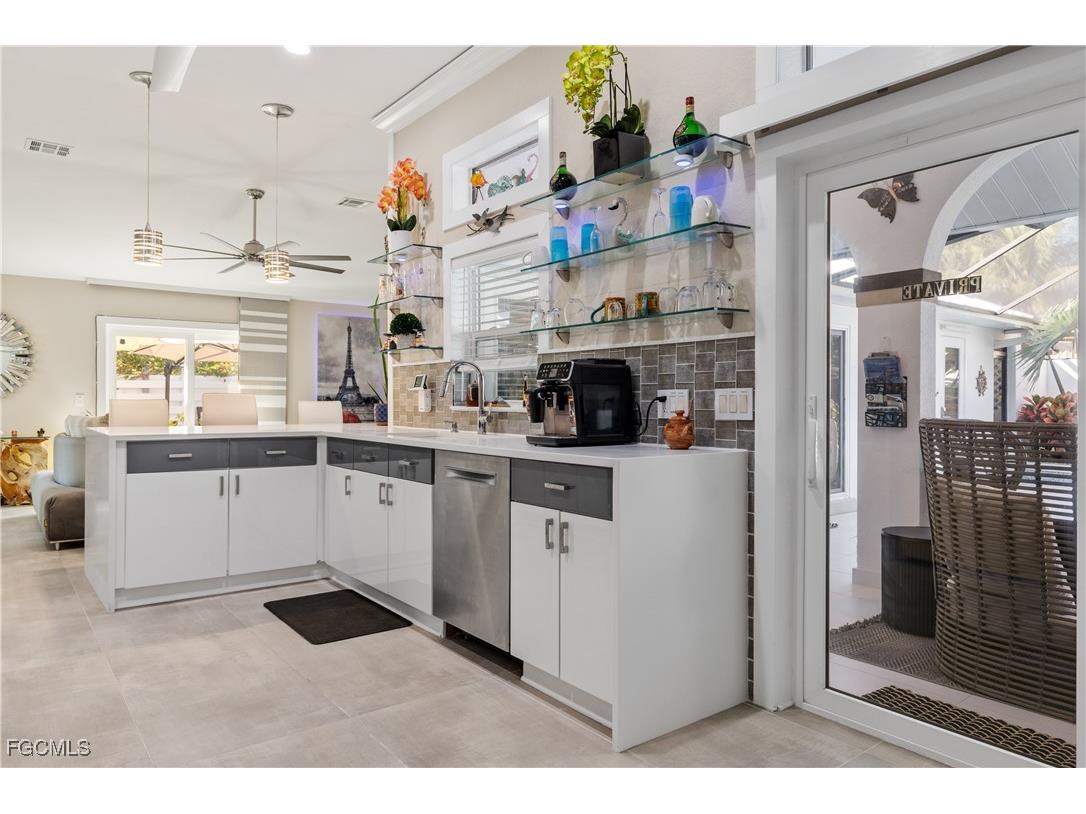 2126 SW 47th Street Cape Coral FL 33914 2025017098 image22