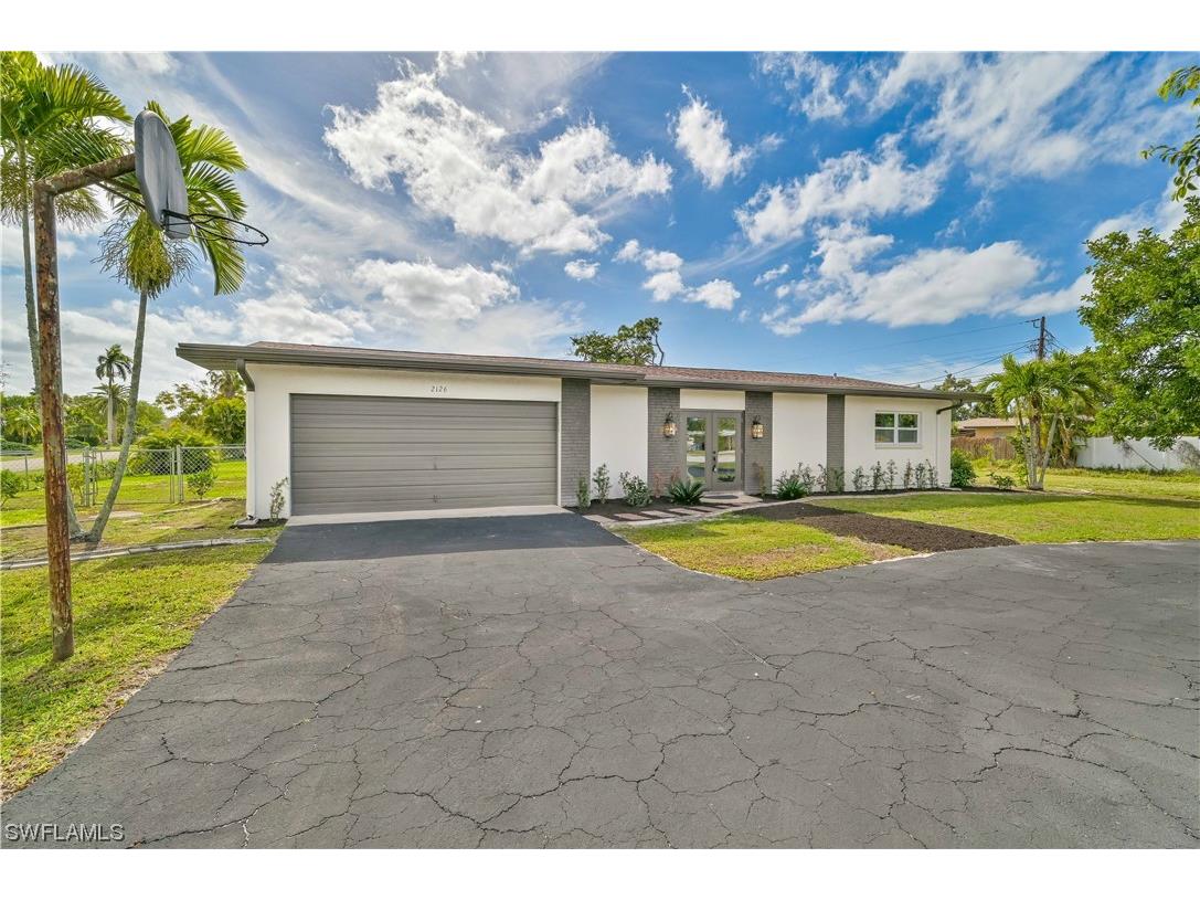 2126 Woodland Boulevard Fort Myers FL 33907 224002321 image1