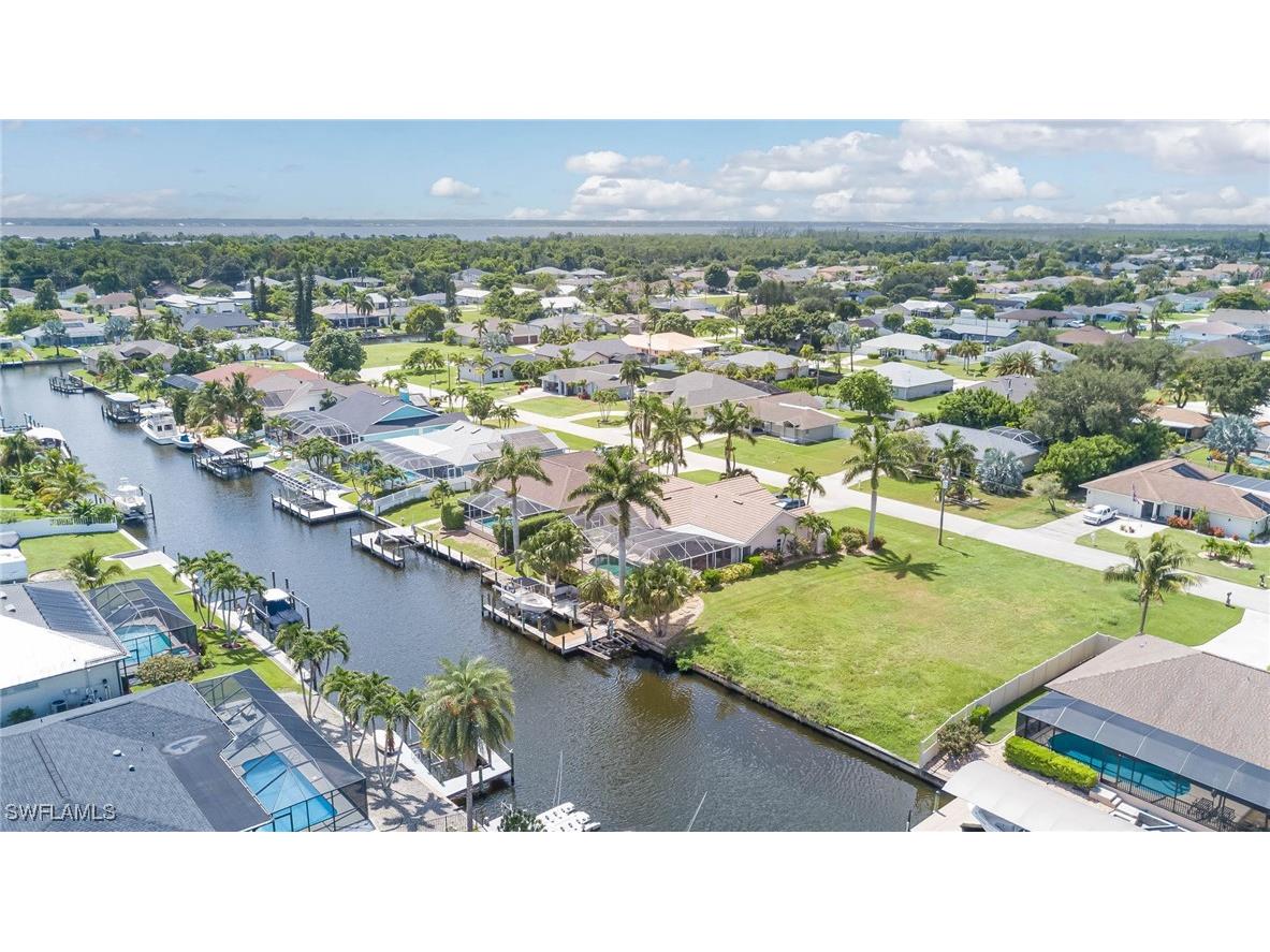 2127 SE 10th Lane Cape Coral FL 33990 225064319 image1