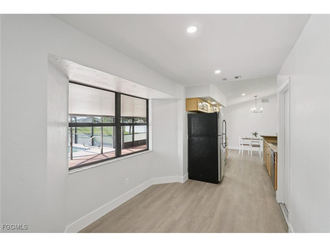 2128 NE 9th Place Cape Coral FL 33909 2025013120 image10